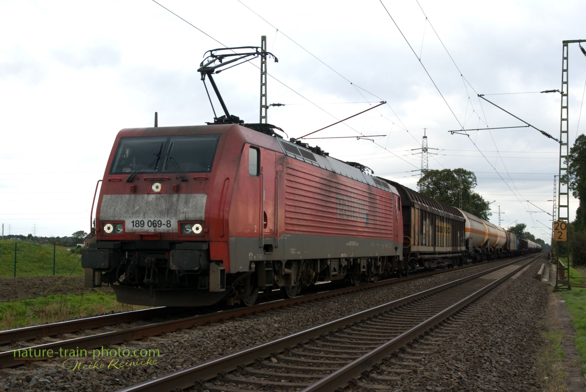 145 189 069 mit 45719 vor Voerde 02.10.2008